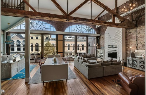 Shelbyville Apartment | Urban Loft 5,000 SqFt. Sleeps 17 Next to Frankfort Distilleries,PERFECT LOCATION