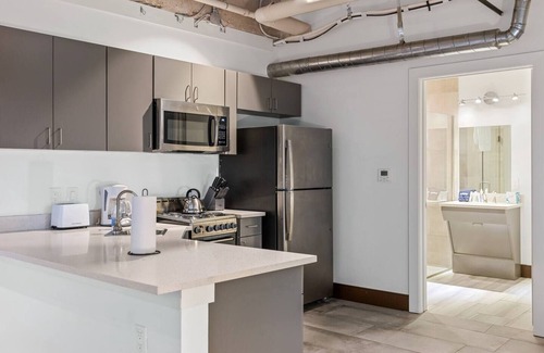 Cedars Apartment | Urban Loft Apartment - 5 Min. to Downtown!