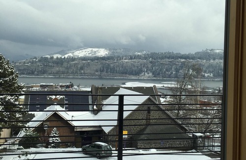 Hood River House | Urban Loft - Downtown luxury loft