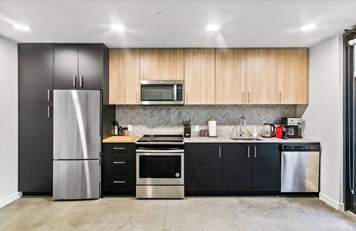 Downtown Apartment | Urban Loft in Redmond Core
