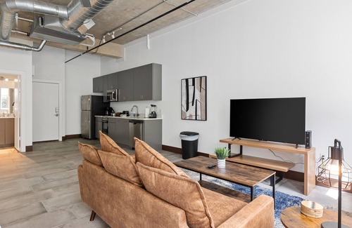 Cedars Apartment | Urban Loft in the City!