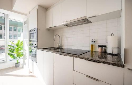 Bay Cloverhill Apartment | Urban Luxury in the Heart of Downtown Toronto