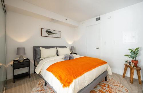 Bay Cloverhill Apartment | Urban Luxury in the Heart of Downtown Toronto