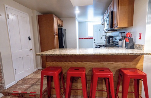 Cheesman Park Apartment | Urban Mansion Oasis 2BR Apt - Free Parking