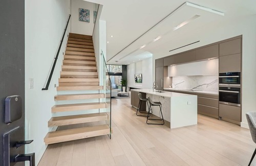 Wilmore House | Urban Modern Abode in SouthEnd Charlotte (with EV Charger)