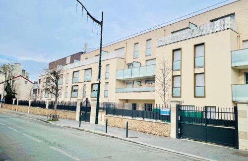 Les Pavillons-sous-Bois Apartment | Urban Nest - Paris - CDG - Parking & Confort
