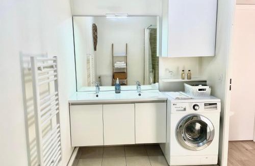 Les Pavillons-sous-Bois Apartment | Urban Nest - Paris - CDG - Parking & Confort
