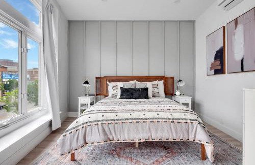 Seward Place Apartment | Urban Nest #3 Bright loft steps to Proctors
