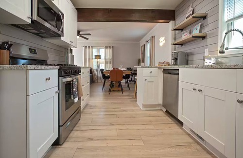 East Atlanta House | Urban Nest EAV - Chic Home Patio Games & Workspace