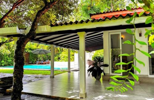 Kaduwela Villa | Urban Oasis Villa - Peaceful Escape in Rajagiriya