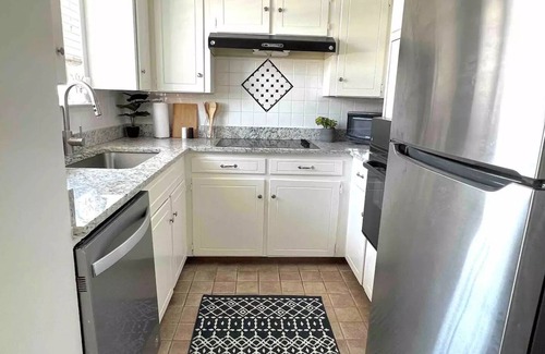 Northeast Dallas Condo | Urban Oasis - 2 Bedroom/2 Bathroom Condo in Central Dallas