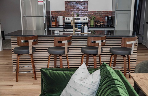 Springfield House | Urban Oasis - A Newly Renovated 4BR Dream!