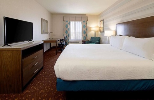 Albuquerque Hotel | Urban Oasis Awaits! Indoor Pool, Free Shuttle, Pets Allowed, Free Parking!