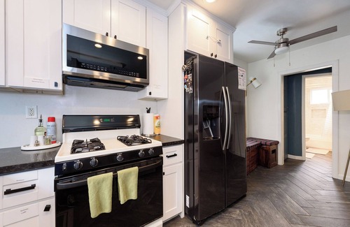 Corridor Condo | Urban Oasis, Cozy 1-bedroom condo with Large Kitchen in amazing San Diego