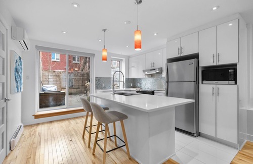 Downtown Montreal Condo | Urban Oasis in the heart of Downtown Montreal
