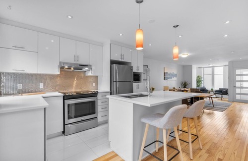 Downtown Montreal Condo | Urban Oasis in the heart of Downtown Montreal