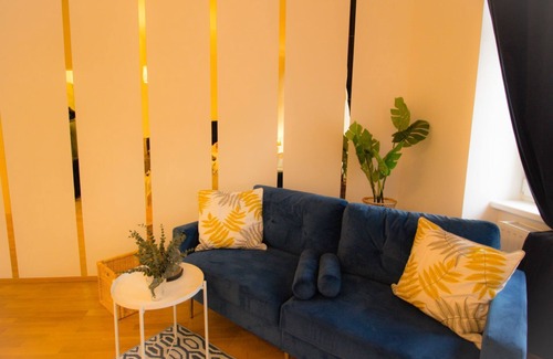 Funfhaus Apartment | Urban Oasis | LF11