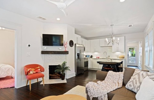 Cabbagetown House | Urban Oasis | Located in Hip ATL Neighborhood