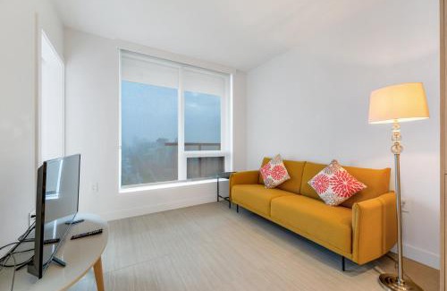 Renfrew-Collingwood Apartment | Urban Oasis near Joyce Station: 1BR Condo