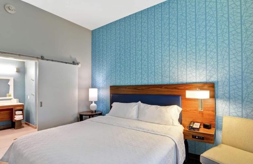 Ferry Pass Hotel | Urban Oasis! Onsite Parking, Pets Allowed, Short Drive to Pensacola Beach