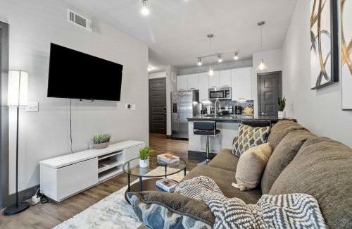 Chestnut Apartment | Urban Oasis, Pool Gym Dog Park Free WiFi