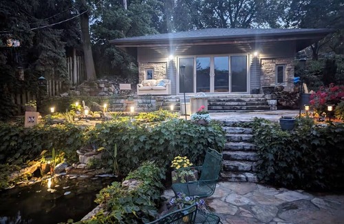 Benson Apartment | Urban Oasis Studio Home in Omaha with AC, WiFi