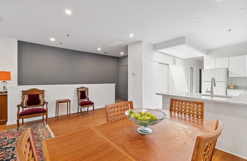 North Downtown Apartment | Urban Oasis: Stylish 2BR Flat on Historic Mall