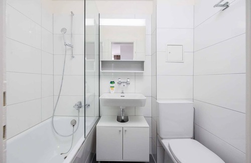 Sihlfeld Apartment | Urban Oasis with Queen Bed and City View (BE-12)