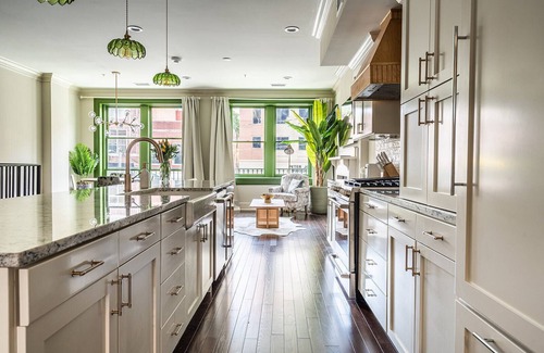 Columbia Apartment | Urban Oasis with Sunroom- Downtown Columbia
