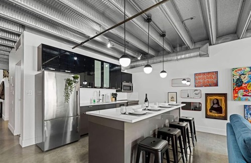 Downtown Edmonton Apartment | Urban Pop Loft | Near ICE District | UG Parking!