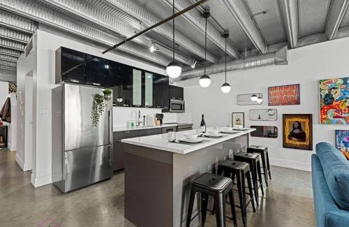 Downtown Edmonton Apartment | Urban Pop Loft, Near ICE District, UG Parking