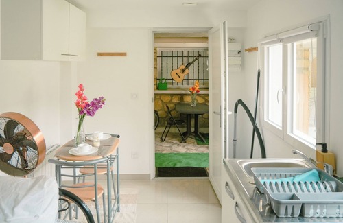 Sevran Apartment | Urban Rest – Netflix Studio 5 Min from RER
