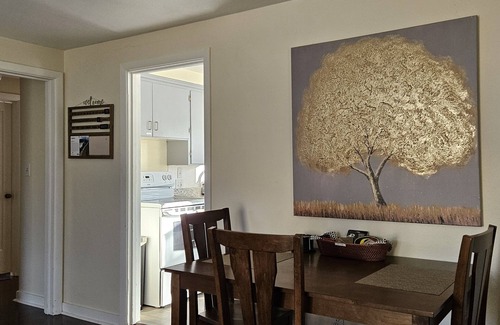 West Eugene House | Urban Retreat! 1 mi to downtown. 2.5 mi to University of Oregon/Autzen stadium
