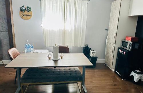 Saint-Hubert Apartment | Urban Retreat - 2 Bedroom, 3 Beds, 6 Guests, Free Parking