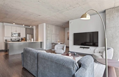 Downtown Chicago Apartment | Urban Retreat: 2BR, City Views, Near Shops