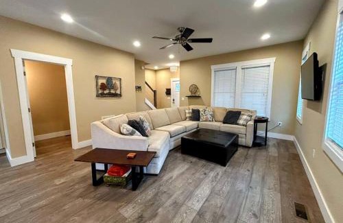 Bryson City House | Urban Retreat Downtown Gem Walk Everywhere Train View Mountain View Near National Park Entrance