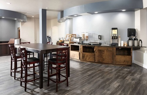 Downtown Tucson Hotel | Urban Retreat in the Heart of Tucson! 2 Family-friendly Units! Outdoor Pool!