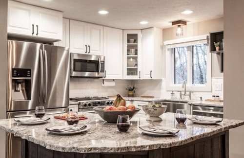 Indianapolis House | Urban Retreat @Keystone 2BED/1BA Wooded Sanctuary