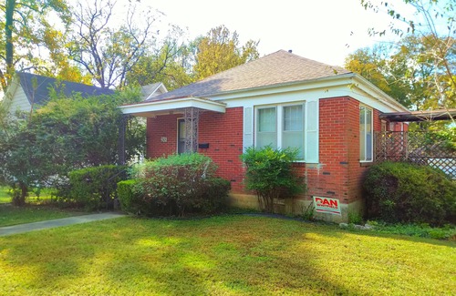 Jonesboro House | Urban Retreat on Flint in the Heart of Jonesboro