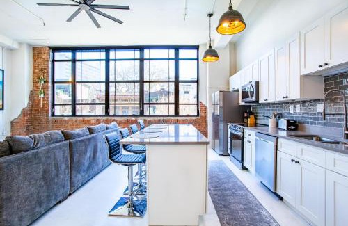 Downtown Knoxville House | Urban Retreat