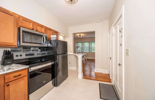 Walnut Hills Apartment | Urban Retreat – Walnut Hills!