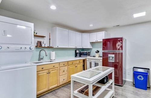 Orem House | Urban Retreat with Modern Comforts & Pets Welcome!