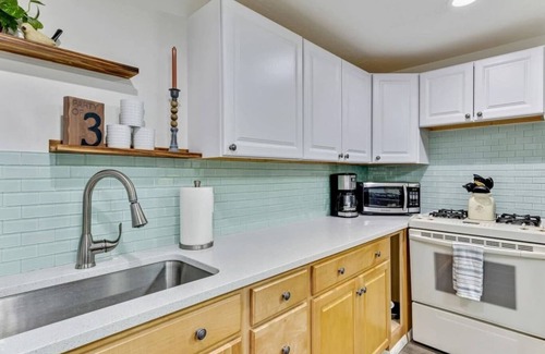 Orem House | Urban Retreat with Modern Comforts & Pets Welcome!