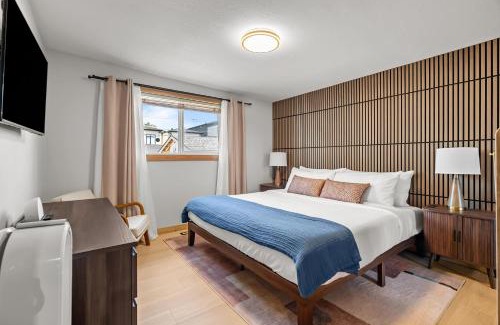 Inglewood House | Urban Sanctuary Balcony and Yard in Inglewood YYC