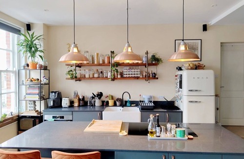 Stepney Green Apartment | Urban Sanctuary in Stepney Green
