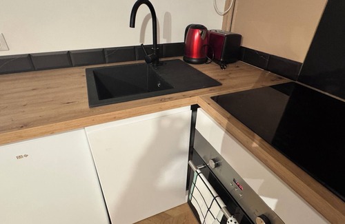 Bondy Apartment | Urban Shelter