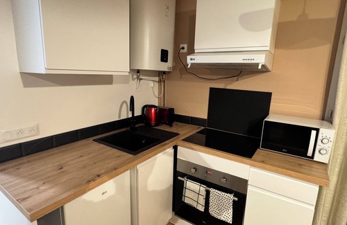Bondy Apartment | Urban Shelter