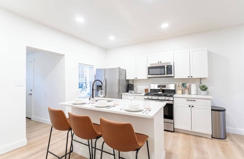 Mount Washington House | Urban Sophistication in Renovated Gem; Pets OK