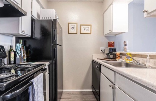 Park Central Apartment | Urban Stay in North Dallas! 1 Bedroom Apt!