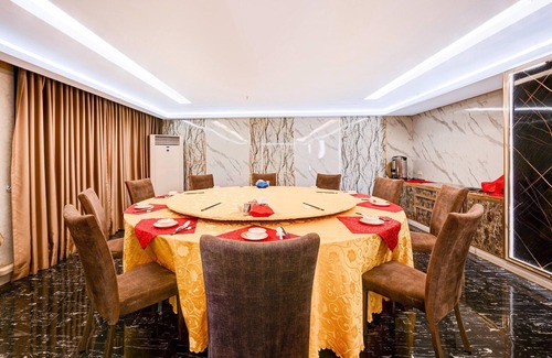 Din Daeng House | Urban Suite Escape Space Meets Comfort